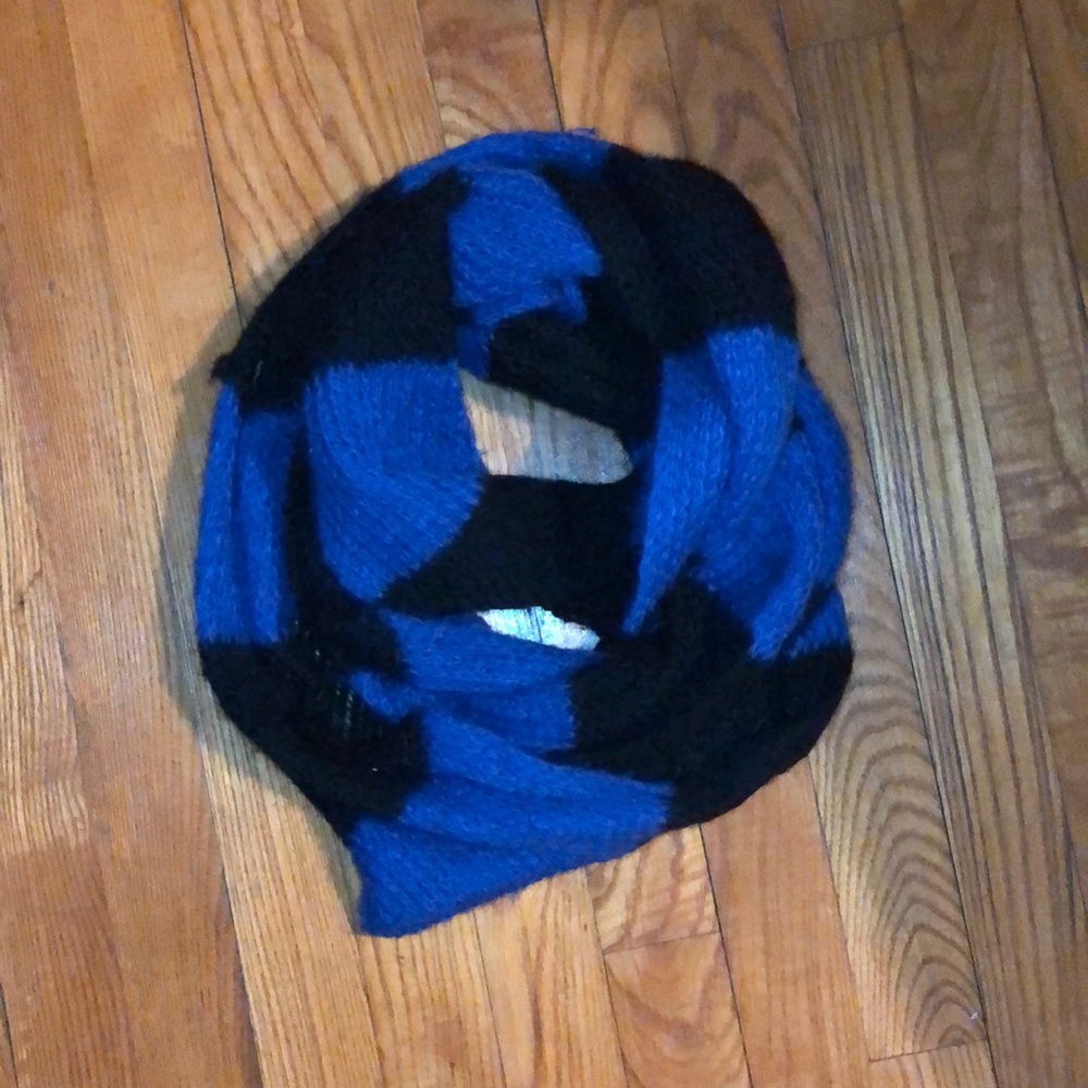 Infinity scarf